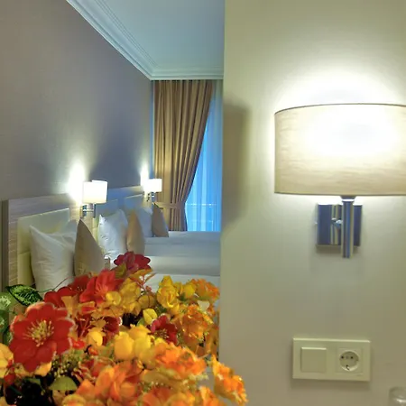 Laleli Emin Old Hotel 4*